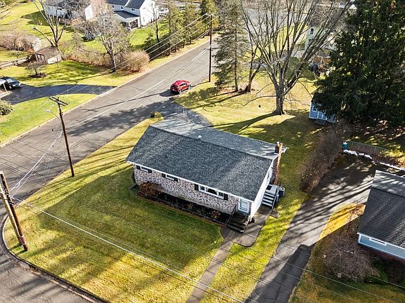 3rd image of 2944 Northwood Dr