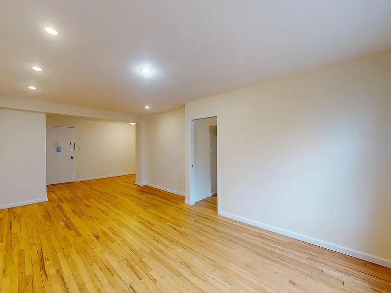 24510 Grand Central Pkwy #4E — Photo 6
