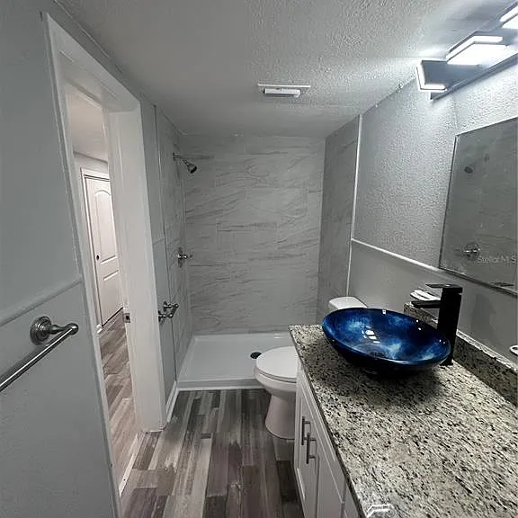 128 W North St — Photo 12