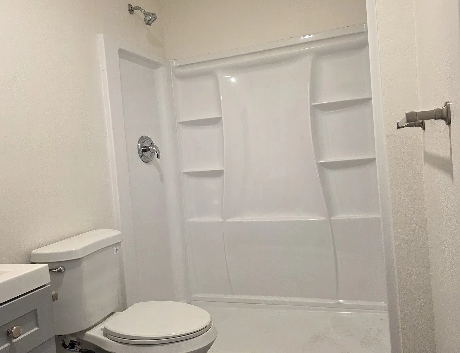 1 bed, 440 sqft, $2,100 — Photo 2
