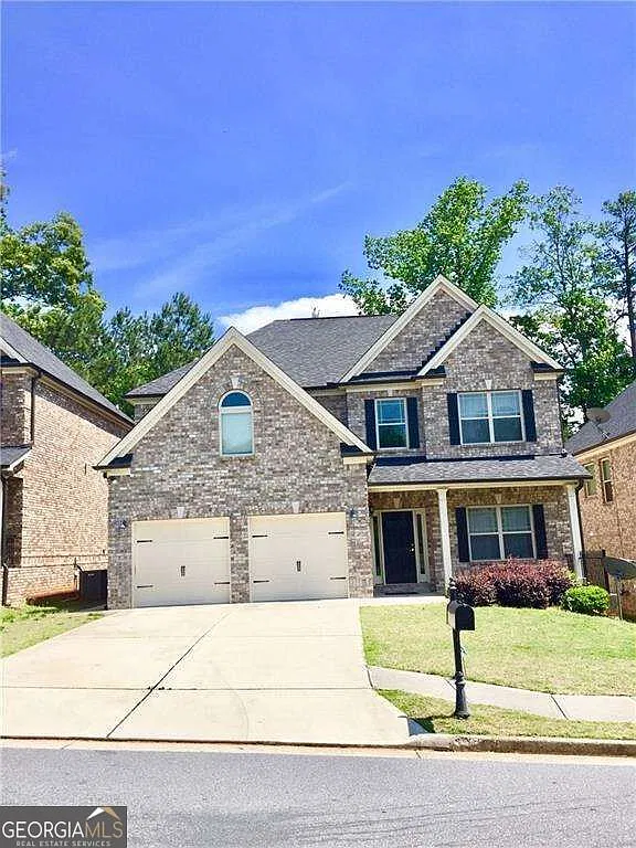5 bed, 4.0 bath, 2800 sqft, $2,900 — Photo 1