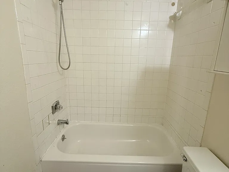 405 S Hester St #D — Photo 10