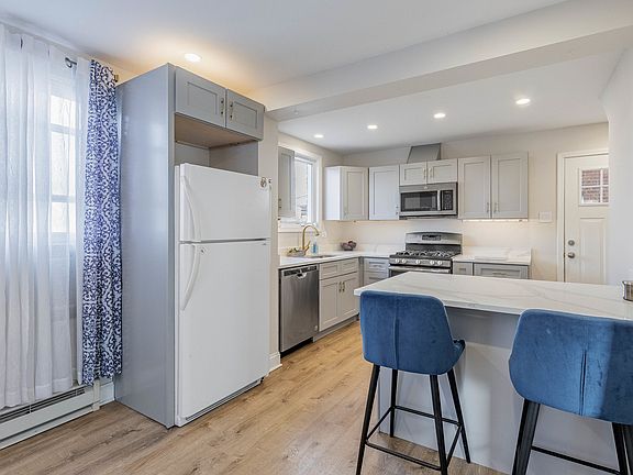 5th image of 11042 S Avenue J