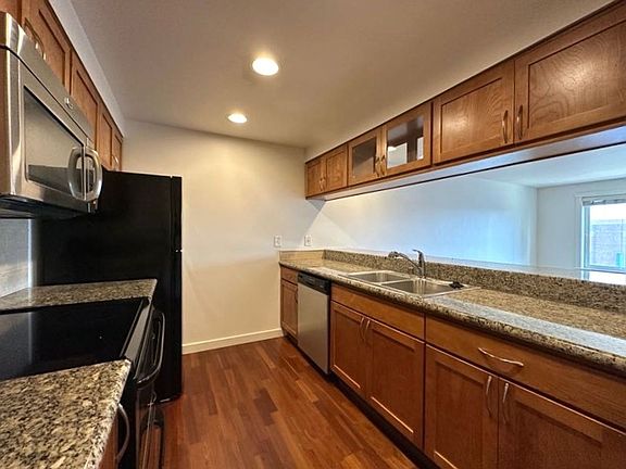 5th image of 25 N Broadway Unit 304