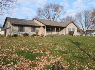 518 9th St, Fulton, IL 61252