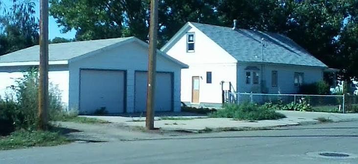 2nd image of 202 S Merriam Ave