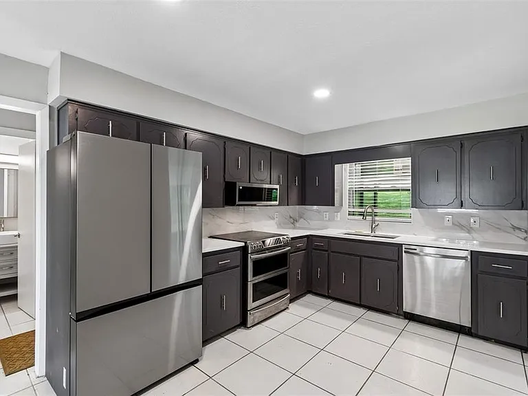 400 E Silver Star Rd — Photo 25