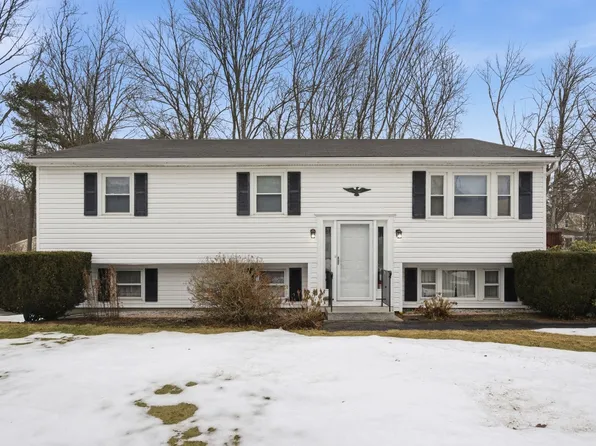 8 Harvest Dr, Hooksett, NH 03106