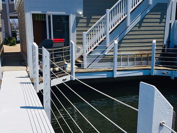 2nd image of 26 Harbor Lndg