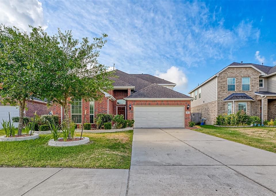 1st image of 3327 Selene Dr