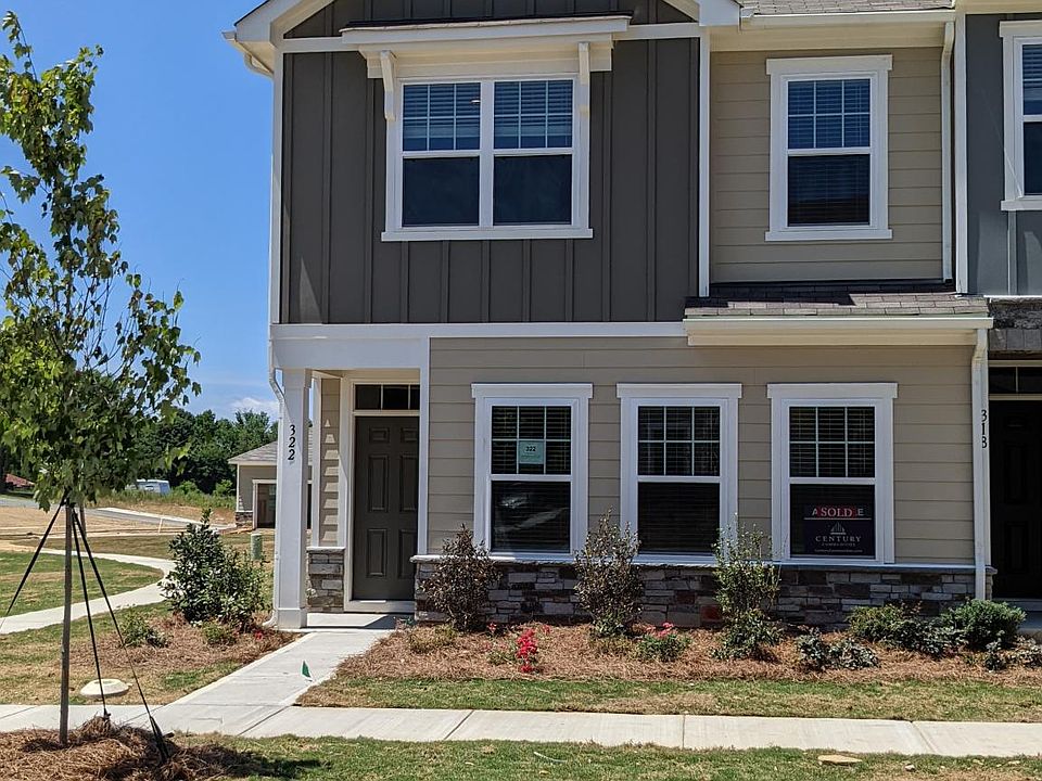4 Bed Room 3.5 Bathroom End Unit