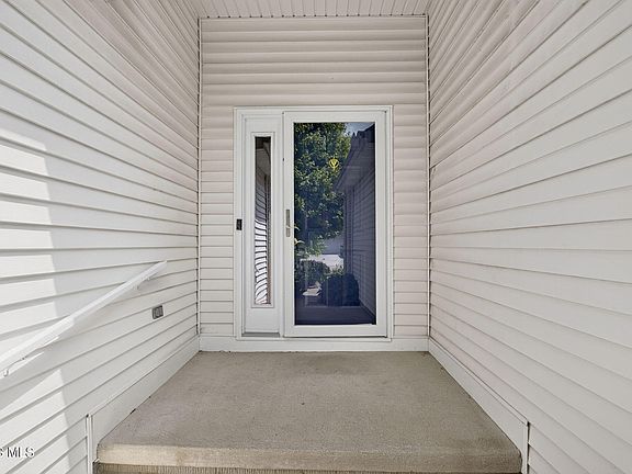 4th image of 4358 N Watercrest Dr