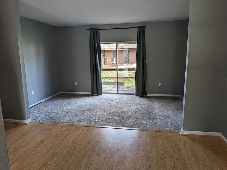 325 Cobble Creek Curv — Photo 2