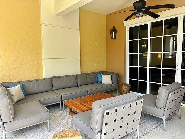 5068 Annunciation Cir #209 — Photo 18
