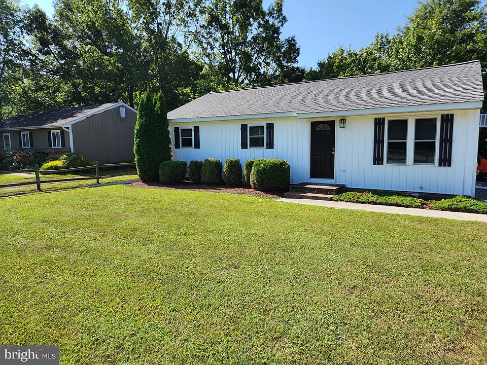 2nd image of 1300 Spruell Dr