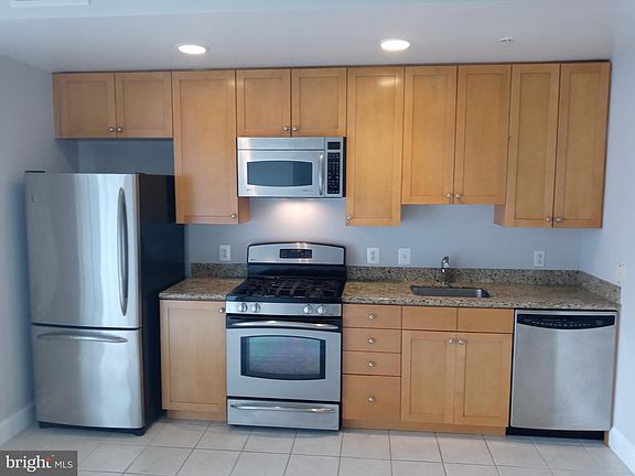 5th image of 3600 Glebe Rd Unit 202W