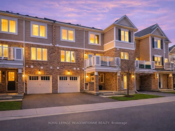 1025 Nadalin Hts #12, Milton, ON L9T 8R1