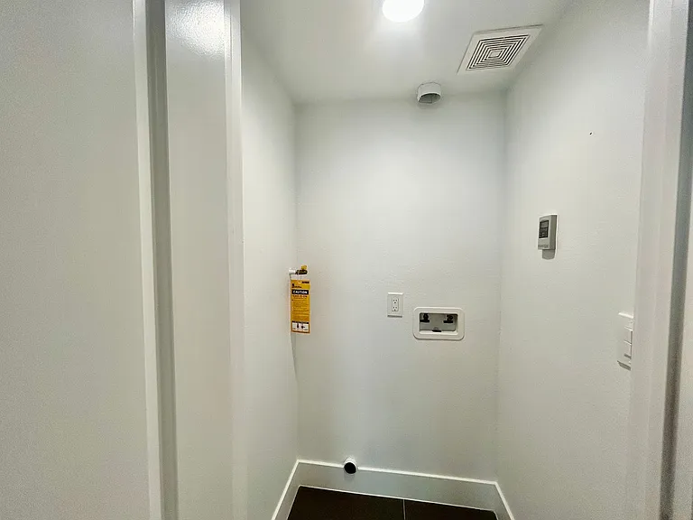 8418 S Main St — Photo 12