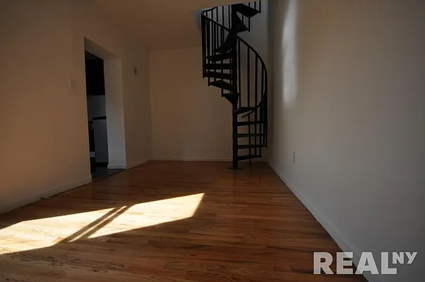 Rented by REAL New York | media 11