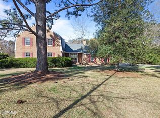 118 Country Club Dr, Jacksonville, NC 28546