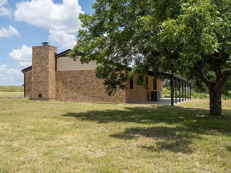 375 Brown Rd — Photo 24