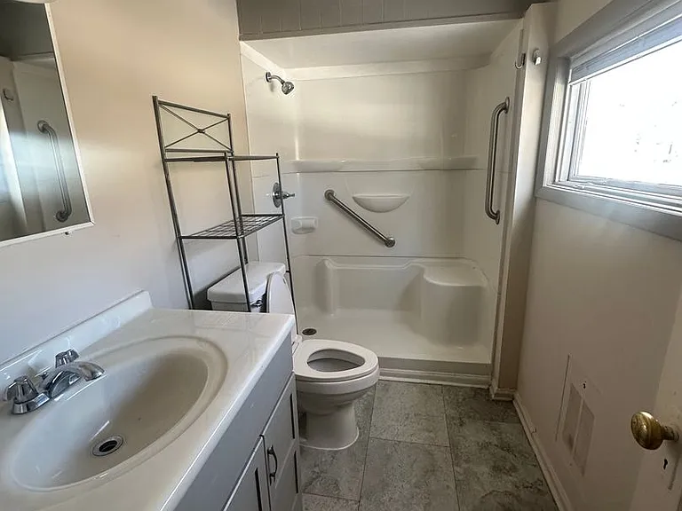 727 Washington St — Photo 17
