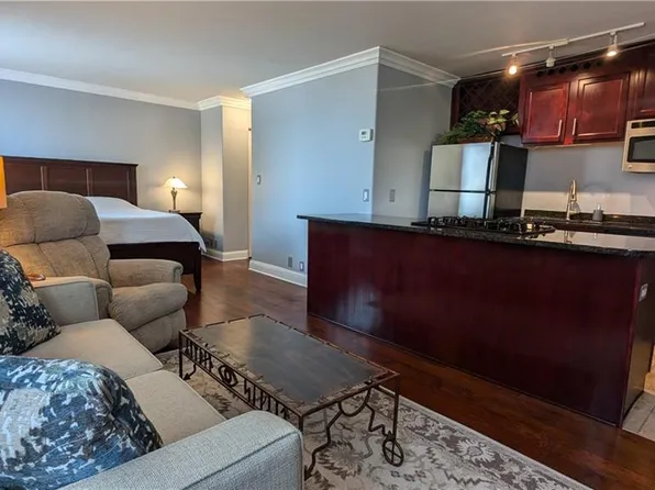 700 E 8th St Unit 9E, Kansas City, MO 64106