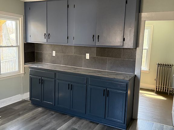 3rd image of 47 Silver St