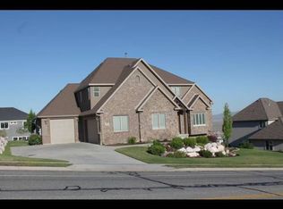 276 E Eagleridge Dr, North Salt Lake, UT 84054