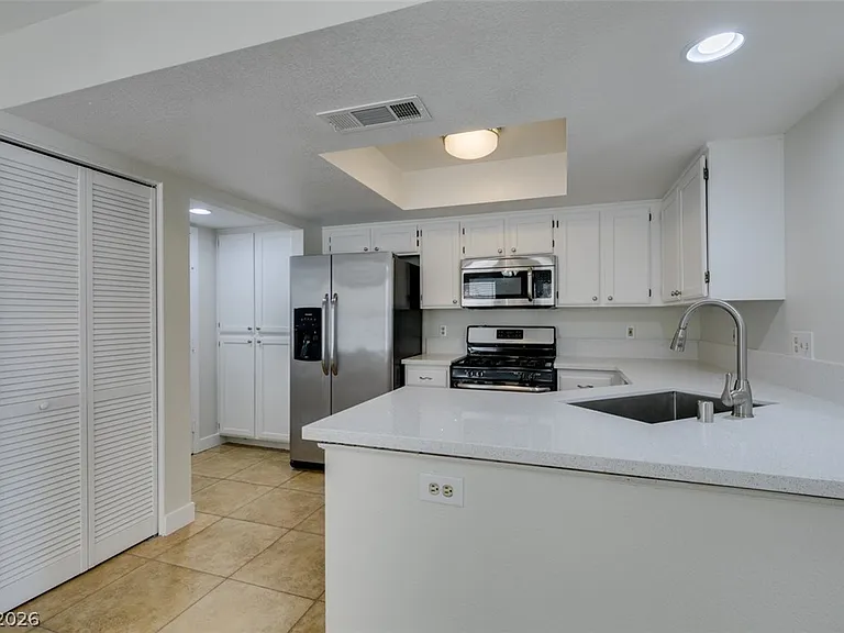 8316 Monico Valley Ct — Photo 34