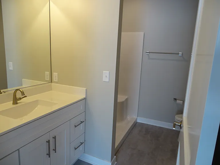 1912 Woodglen #1912A — Photo 5