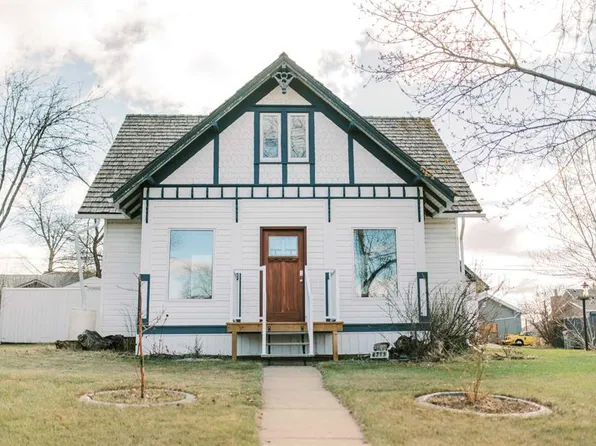 4717 W 52nd St, Stettler, AB T4K 1B1