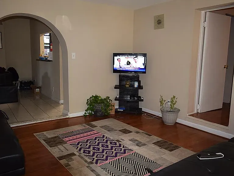 48 Larch St — Photo 10
