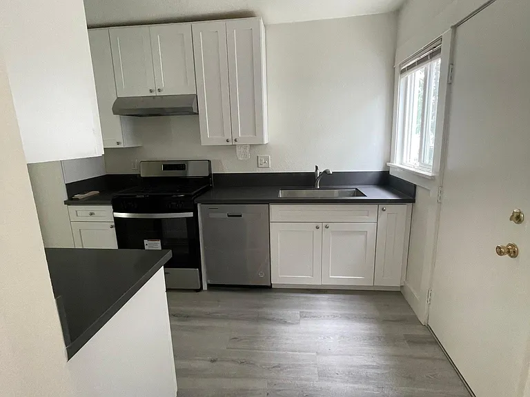 921 Grand Ave #919 — Photo 3