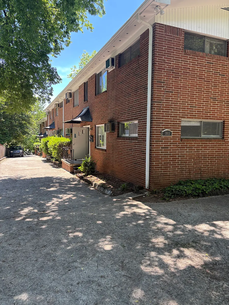 Building Photo - 765 Saint Charles Ave NE #6