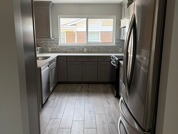 3rd image of 3617 N Shadywood Dr