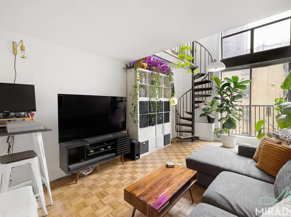 153 East 32nd Street image 1 of 12