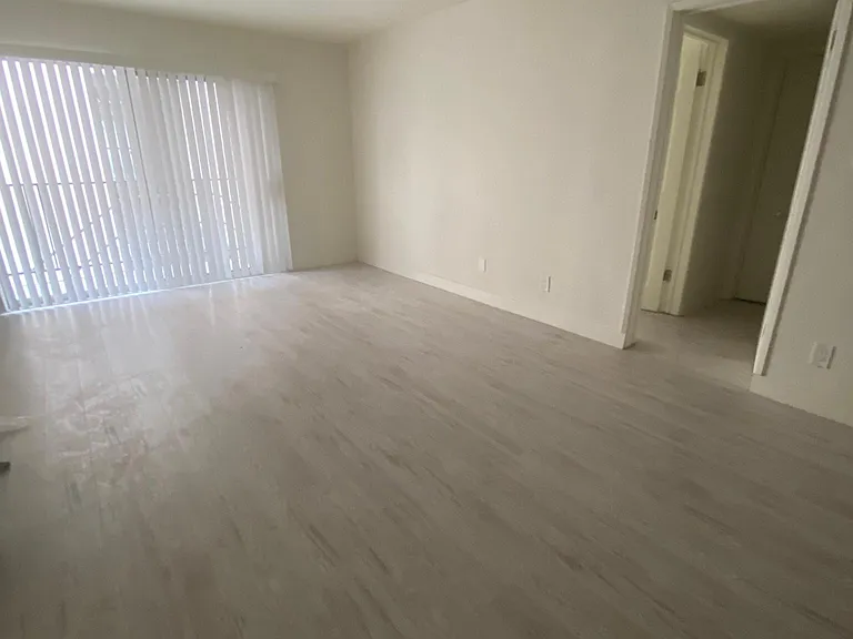 1710 Purdue Ave #102 — Photo 12
