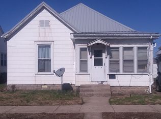 314 W 6th St, Mount Carmel, IL 62863