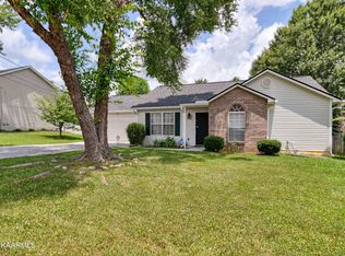 2324 Crestpark Rd, Knoxville, TN 37912