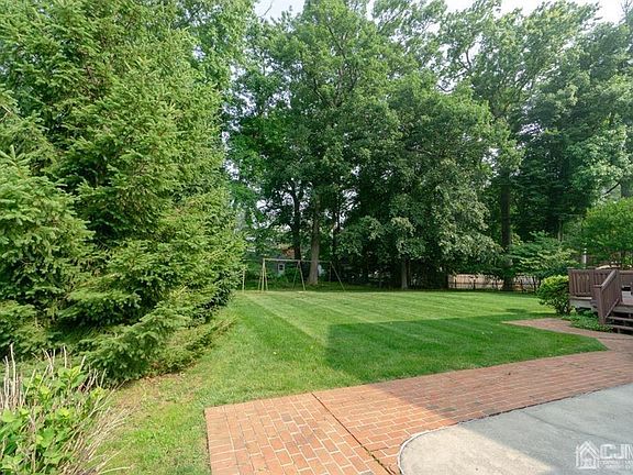 4th image of 1007 Hoover Dr