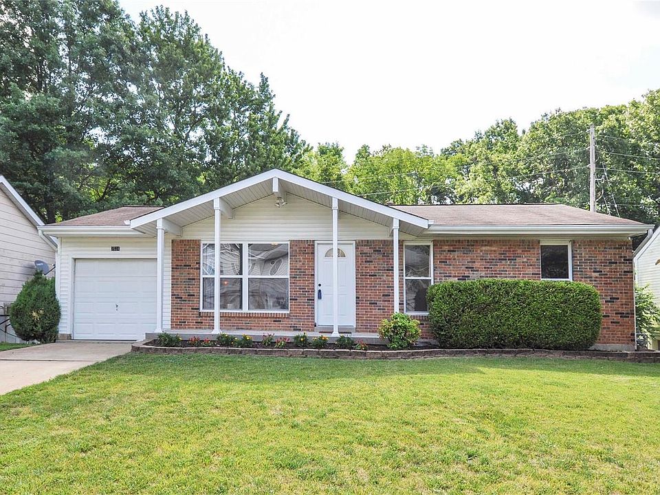 2nd image of 2524 Belmont Dr