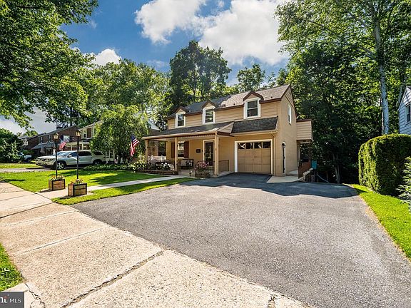2nd image of 14 Beechwood Dr