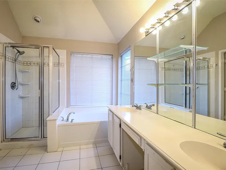 10613 Brandenberg Dr — Photo 15