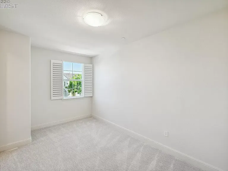 3047 Blackberry Ave — Photo 24