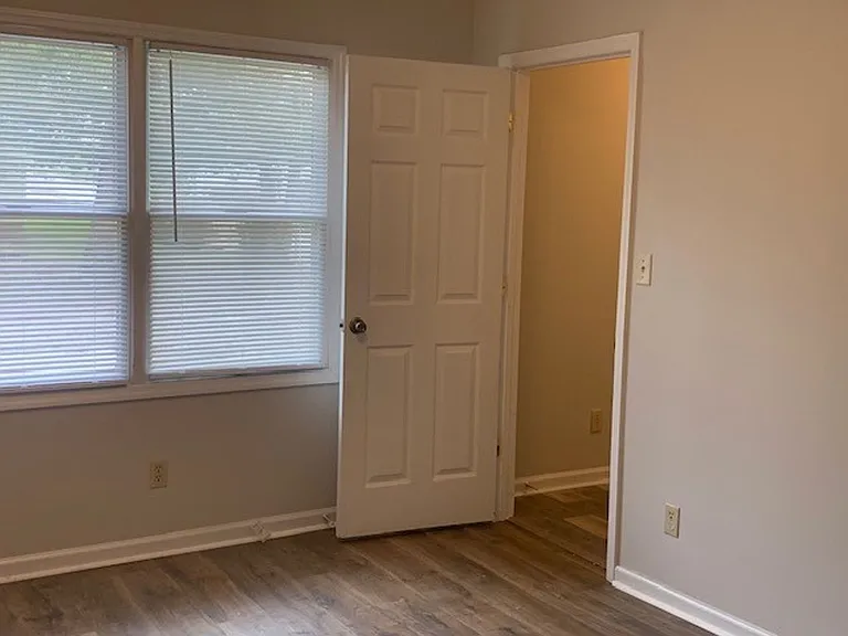 1116 S Park Ave — Photo 10