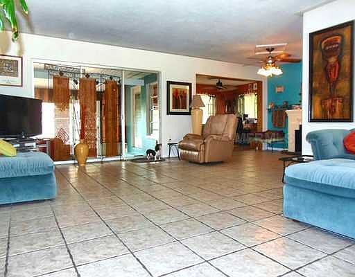 2nd image of 1857 Hunt Ln