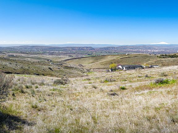3rd image of Nka Spring View Dr