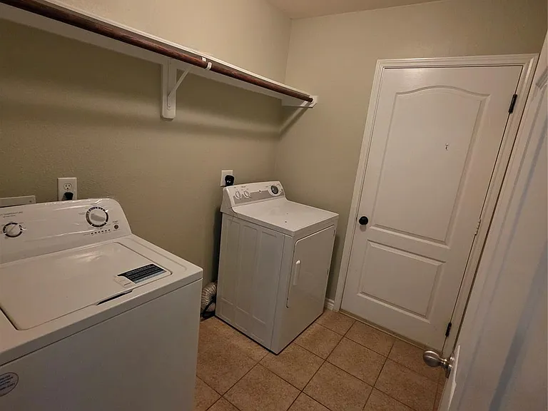 9014 Kerry Prairie Ln — Photo 25