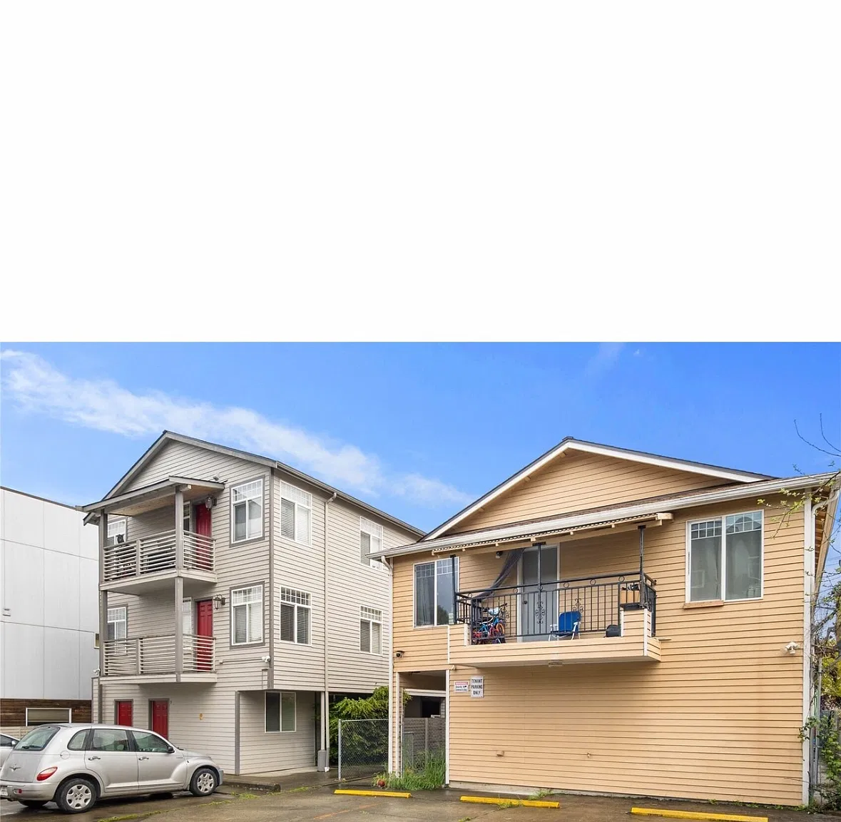3 bed, 1.5 bath, 3180 sqft, $3,000 — Photo 1